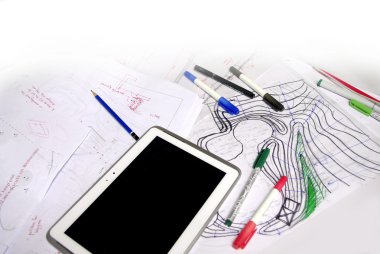 Mimar eskiz kağıtları, işaretleri, kalem ve tablet