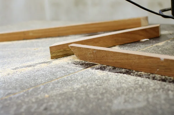 Legno tagliato e polvere di legno astratto della lavorazione del legno — Foto Stock