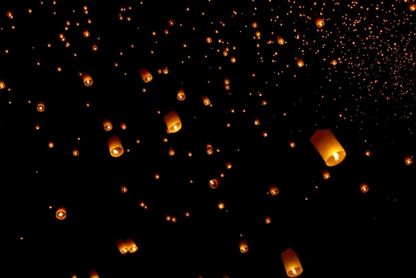 Festa delle lanterne galleggianti in Thailandia — Foto Stock