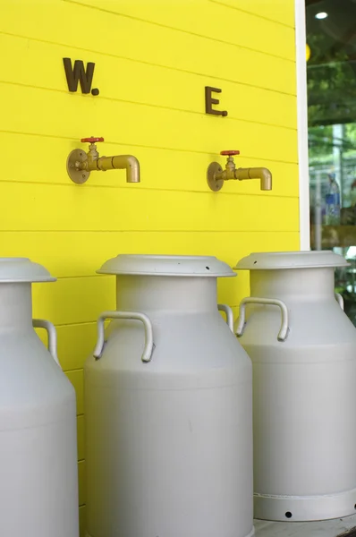 Tanque de la lata de aluminuim leche — Foto de Stock