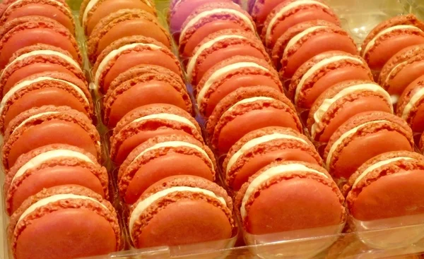 Красочный десерт из макарон — стоковое фото