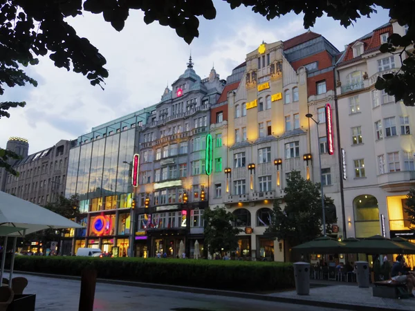 Butikker område i Europa lys - Stock-foto