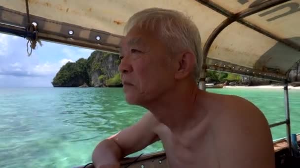 Anziano Asiatico Pensionato Uomo Anziano Vacanza Viaggio Viaggio Andaman Mare — Video Stock