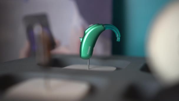 Μπανγκόκ Ταϊλάνδη Aug 2021 Phonak Audeo Yes Brand Hearing Aid — Αρχείο Βίντεο