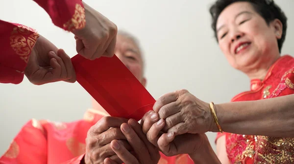 Ázsiai Családi Találkozó Ünnepli Kínai Újév Együtt Boldog Kultúra Piros — Stock Fotó