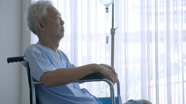 Asiatico Anziano Uomo Disabilitare Sedia Rotelle Depresso Solitario Senza Speranza — Foto Stock
