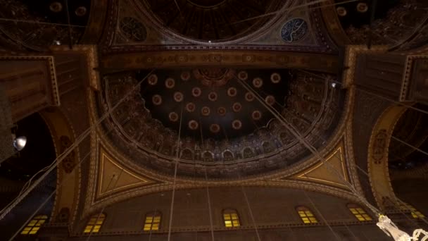 カイロのムハンマド アリ内部のイスラムの美しい建築エジプトのモスク — ストック動画