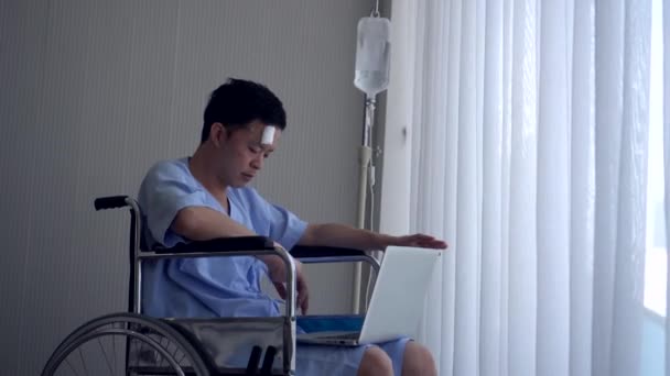 Asiatico Uomo Stress Lavoro Ospedale Malsano Lifestyle Lavoro Mentre Incidente — Video Stock