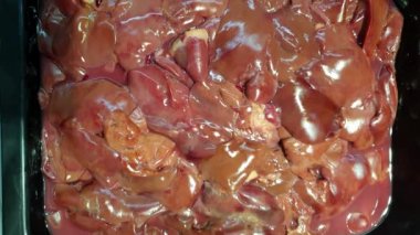 Tavuk ciğeri süpermarkette satılıyor etten alternatif protien.