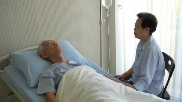 Asian Senior Couple Taking Care Wife Taking Care Husband Admit — Stock Video