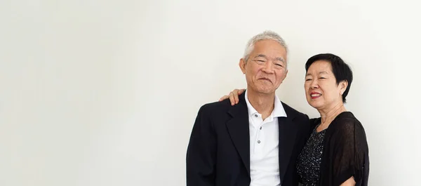 Asiático Senior Anciano Pareja Feliz Negocio Propietario Abrazándose Uno Otro — Foto de Stock