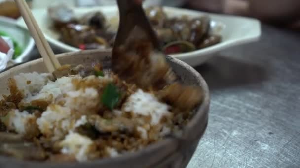 Ручное Смешивание Угря Глипот Испеченный Рис Гонконг Китайской Кантонской Кухни — стоковое видео