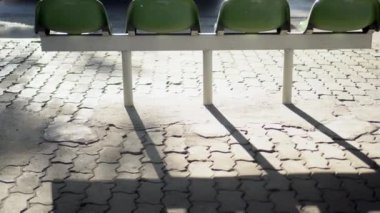 Bangkok Tayland otobüsünün sinematik şehir manzarası ışıkta ve güneşte oturmayı durdurur