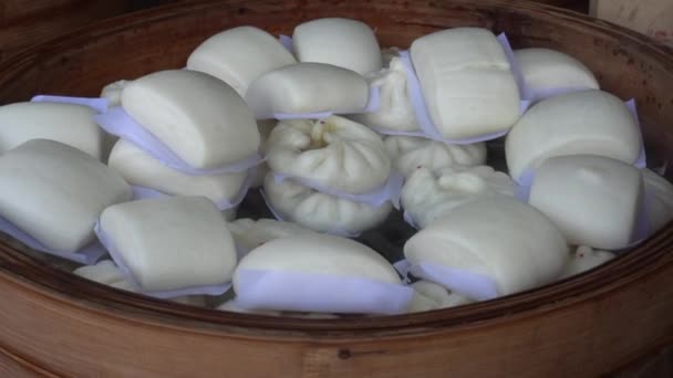 Steaming Bao Dim Sum Bread Bun Bamboo Basket Chinese Food — стоковое видео