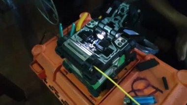 Fiber optik birleştirici makine internet kablosu 4k 'yi tamir ediyor