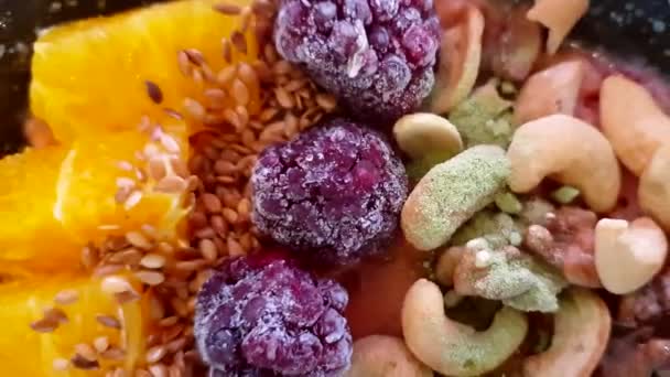 Smoothie Bol Végétalien Sain Avec Fruits Baies Orange Noix Cajou — Video