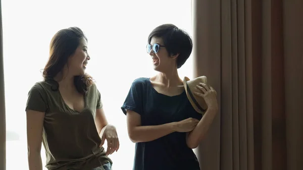 Duas Mulheres Asiáticas Casual Verão Moda Relaxar Diversão Juntos Casa — Fotografia de Stock