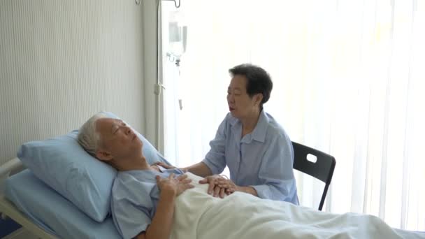 Asian Senior Old Man Sick Admit Hospital Wife Visit Taking — стокове відео