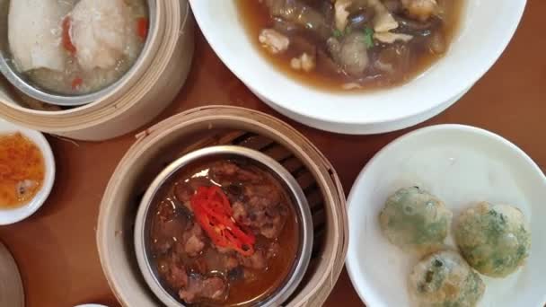 Eating Dim Sum Chinese Hong Kong Steamed Food Fish Maw — Stockvideo