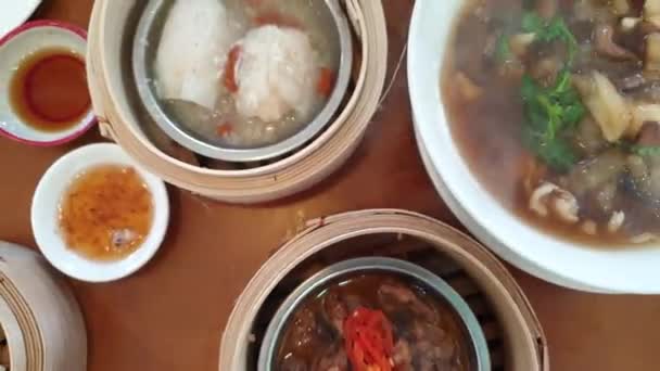 Eating Dim Sum Chinese Hong Kong Steamed Food Fish Maw — Stock video