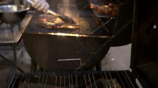 Bbq Pork Chops Barbecue Flame Grill Backyard Party American Celecration — Vídeo de Stock