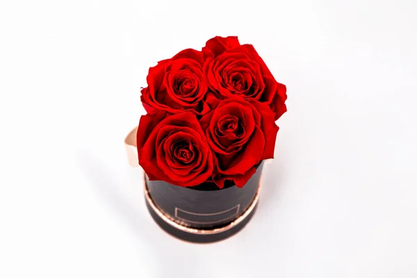 Caixa Elegante Flor Preta Com Rosas Vermelhas Lindas Flores Vermelhas — Fotografia de Stock