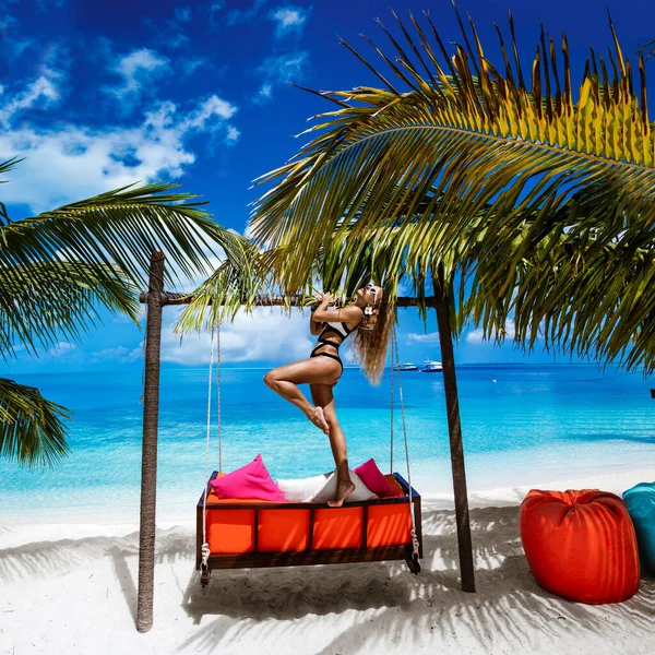Beautiful Sexy Tanned Woman Elegant Bikini Maldives Island Young Glamor — ストック写真