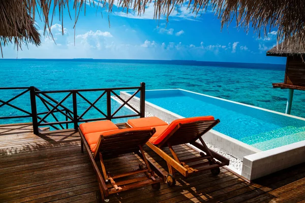 Landscape Maldives Island Luxury Water Villas Resort Pool Beautiful Sky — Stok fotoğraf