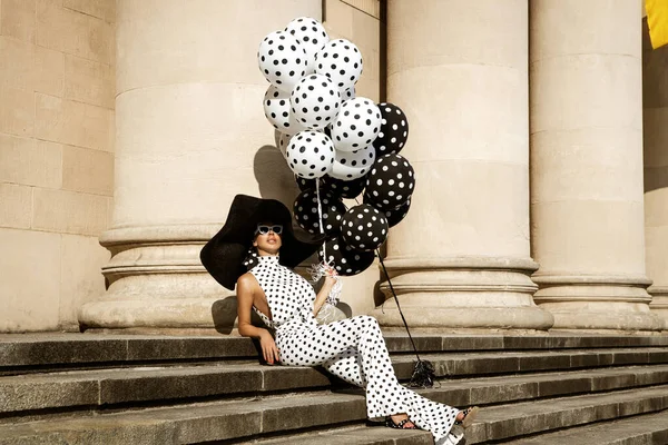 Spring Summer Fashion Glamour Stylish Elegant Woman Polka Dot Jumpsuit — Fotografia de Stock