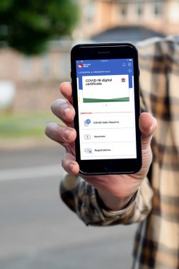 2021-10-19 Covid-19 dijital sertifika hizmet NSW hükümet uygulamasında Avustralya 'da aşı durumunu kanıtlamak için mevcut.