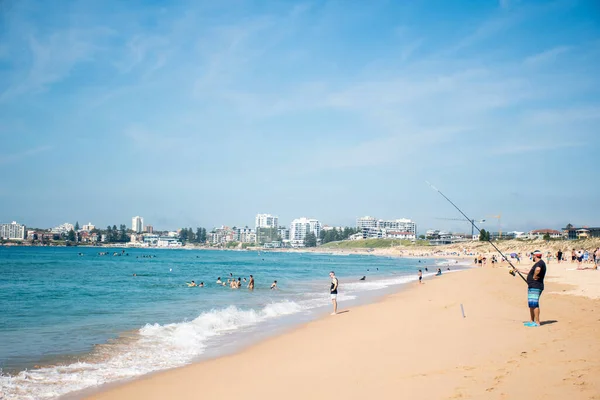 Sydney Australia 2020 People Fishing Sandy Beach Ocean Greenhills Beach — Stock Fotó
