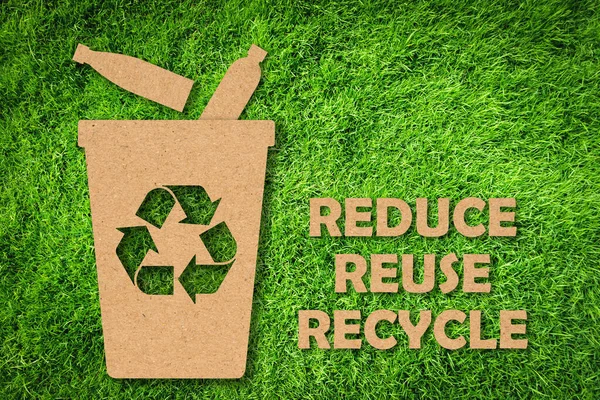 Yeniden Kullanım Azaltma Geri Dönüşüm Sembolü Kraft Kağıt Kesimi Yeşil — Stok fotoğraf