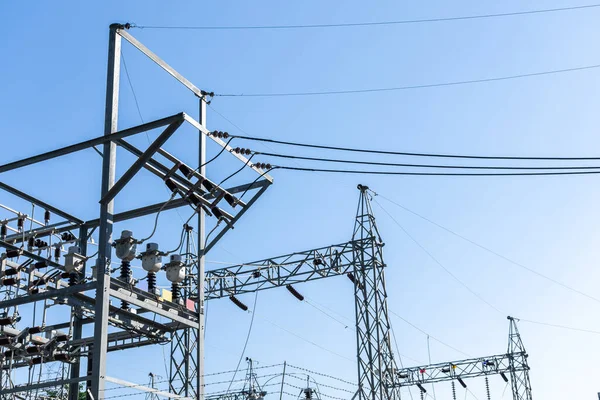 Steel Electric Poles Lines High Voltage Electric Power Station Sun — Fotografia de Stock