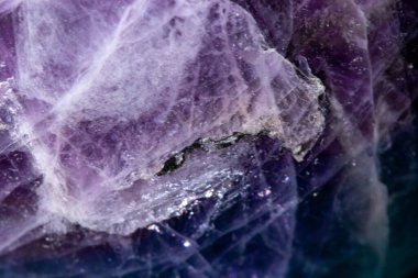 Amethyst Kuvars Kristali 'ni kapat 