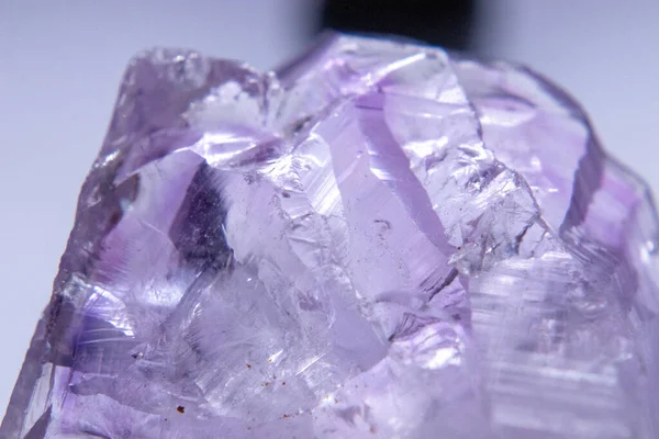 Close-up de cristal de quartzo ametista — Fotografia de Stock