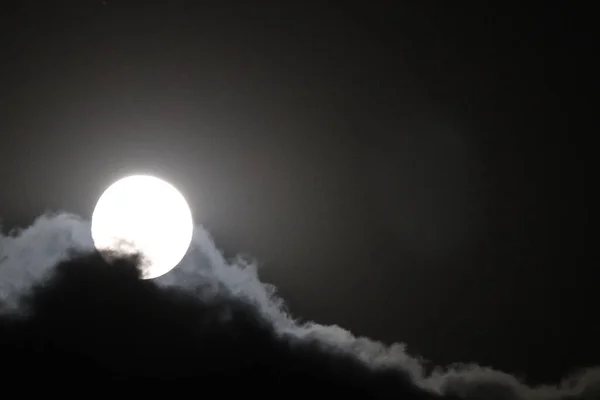 Bulan purnama di atas Nebraska pada bulan Juni 2021 — Stok Foto