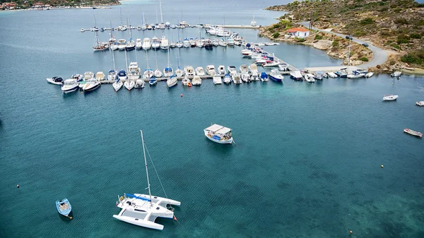 Aerial panoramic view of a marina with boats in Chalkidiki — Stock Photo, Image
