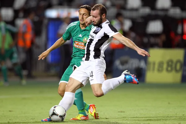 PAOK thessaloniki mot rapid Wien fotbollsmatch — Stockfoto