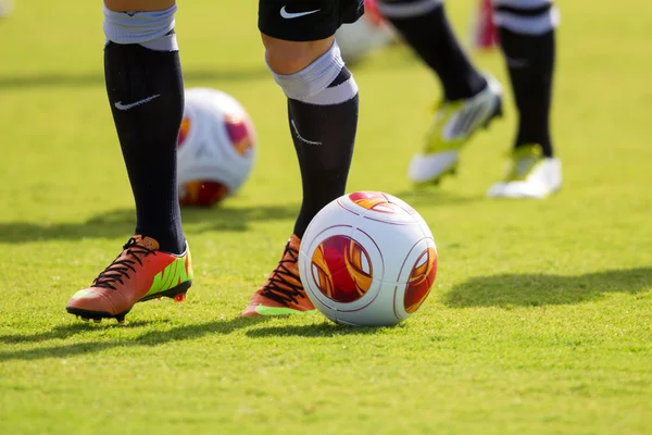 Europa League bolas na rede durante o treinamento Paok — Fotografia de Stock
