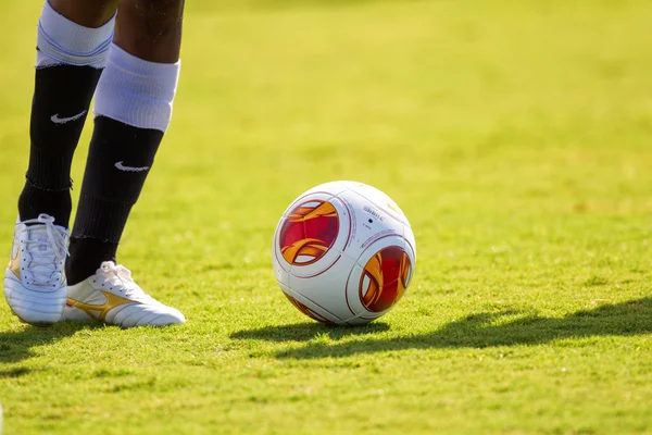 Europa League balls in net during Paok training — Stock Photo, Image