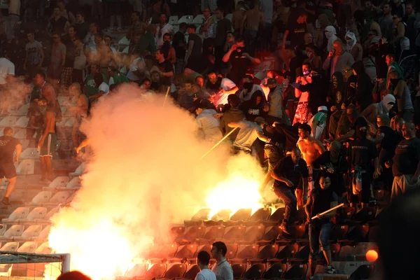 ПАОК, Салоніки проти швидкого Відень футбольний матч Вуличні заворушення — стокове фото