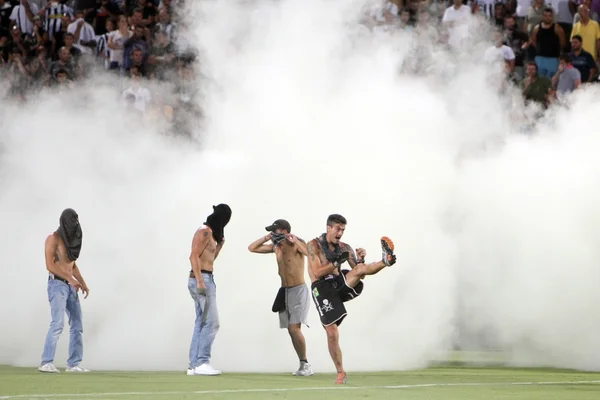 PAOK Selanik karşı hızlı Viyana futbol maç ayaklanmalar — Stok fotoğraf