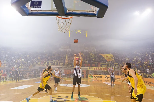 Basketballliga-Spiel aris vs paok — Stockfoto