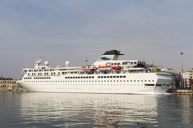 cruise gemi yelken voyager bağlantı noktası