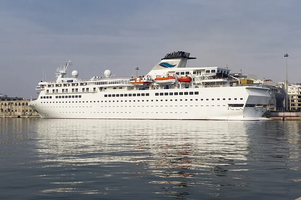 Cruise gemi yelken voyager bağlantı noktası — Stok fotoğraf