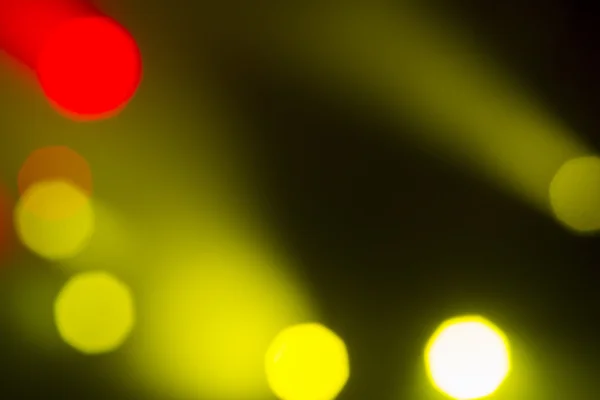 Illuminazione da concerto di intrattenimento sfocata sul palco, bokeh . — Foto Stock