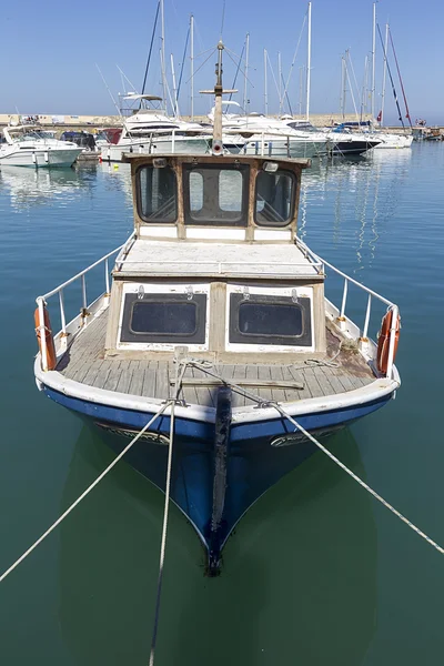 Fischerboote, Heraklion aus Beton, Griechenland — Stockfoto