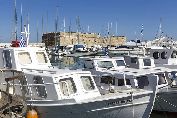 Vissersboten, heraklion Kreta, Griekenland — Stockfoto