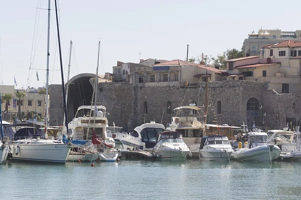 Vissersboten, heraklion Kreta, Griekenland — Stockfoto