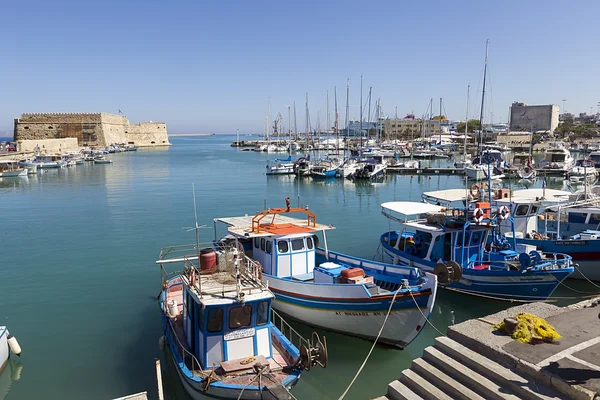 Barcos de pesca, Heraklion de Creta, Grécia — Fotografia de Stock